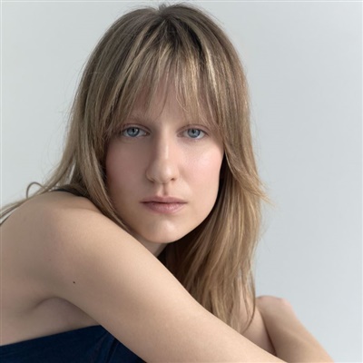 ANNA K.