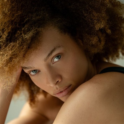 AURELIE