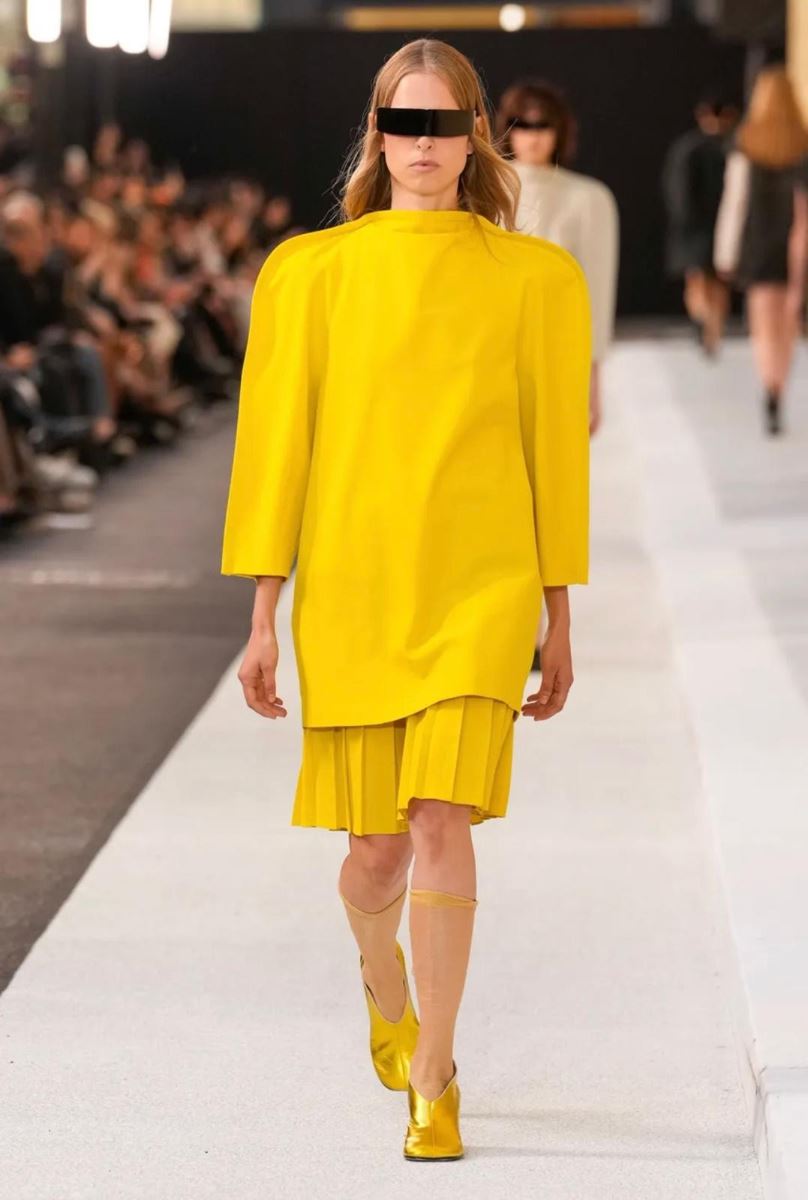 news image - MM6 margiela  Kreativdirektor  Heikki Salonen –stylist Léopold Duchemin hair  Mustafa Yanaz makeup Karin Westerlund    castingdirector Ben Grimes 