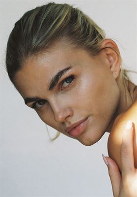 LOUISE MIKKELSEN