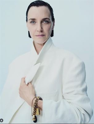 special-management-HANNELORE-KNUTS