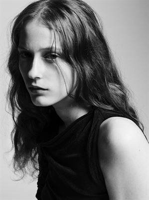 special-management-MELINDA-KISS