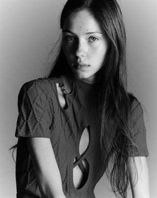 special-management-IZZY-FROST