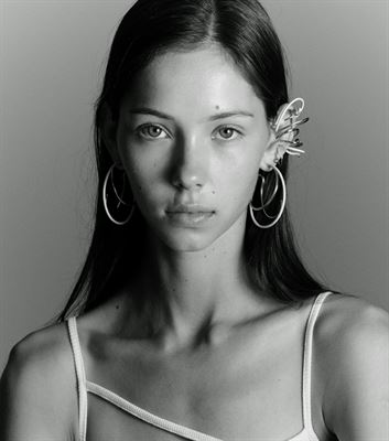 special-management-IZZY-FROST