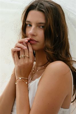 Ella Manrho-5