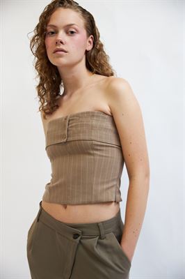 Lara-9