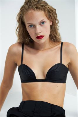 Lara-36