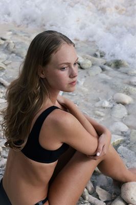 Lara-18