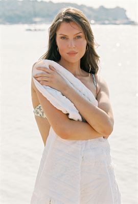 Jana D-12