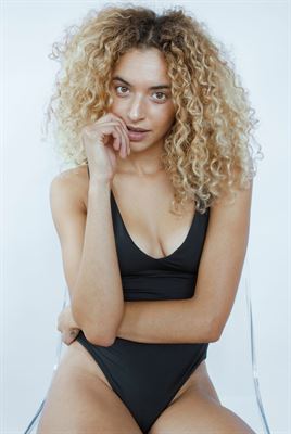 Yasmine-32