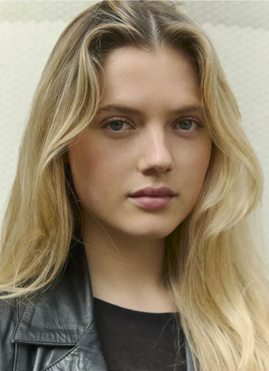 Mia Lauser - 3
