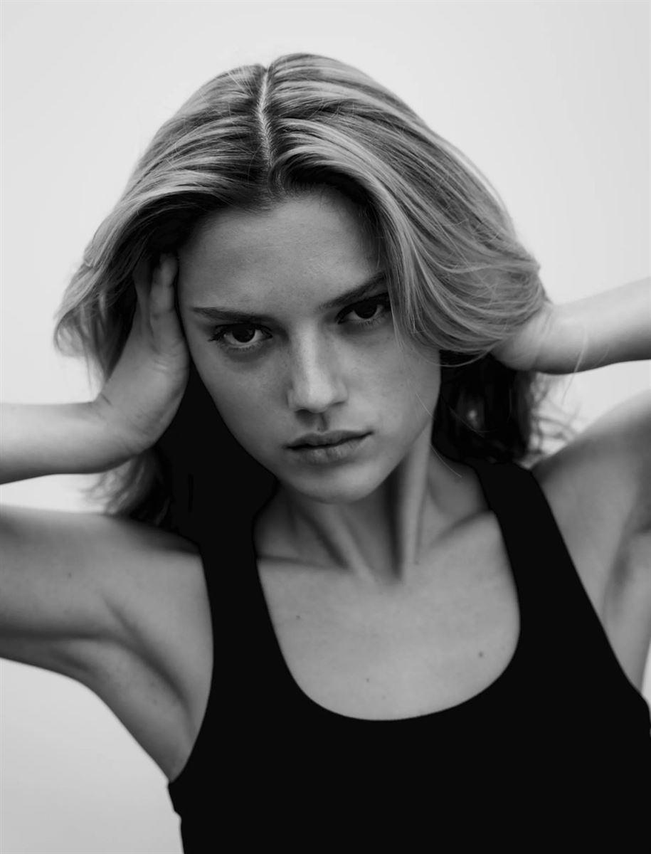 Mia Lauser - 12