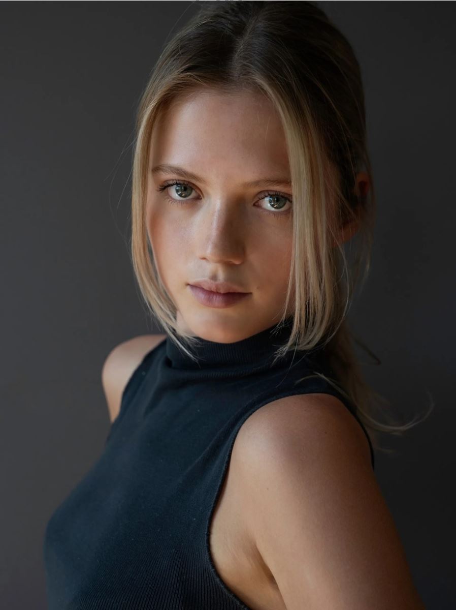 Mia Lauser - 17