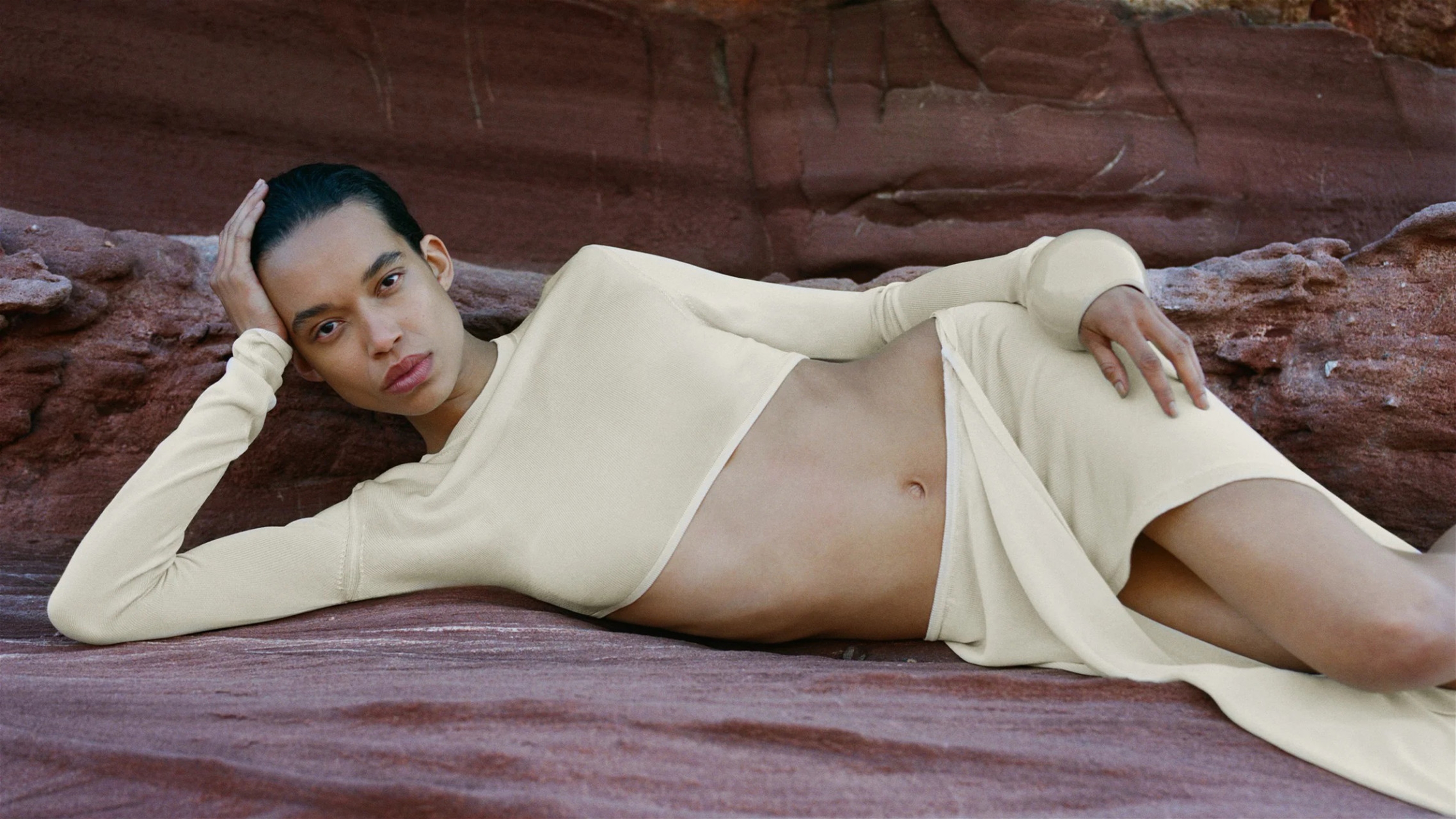 LARA MENEZES photo
