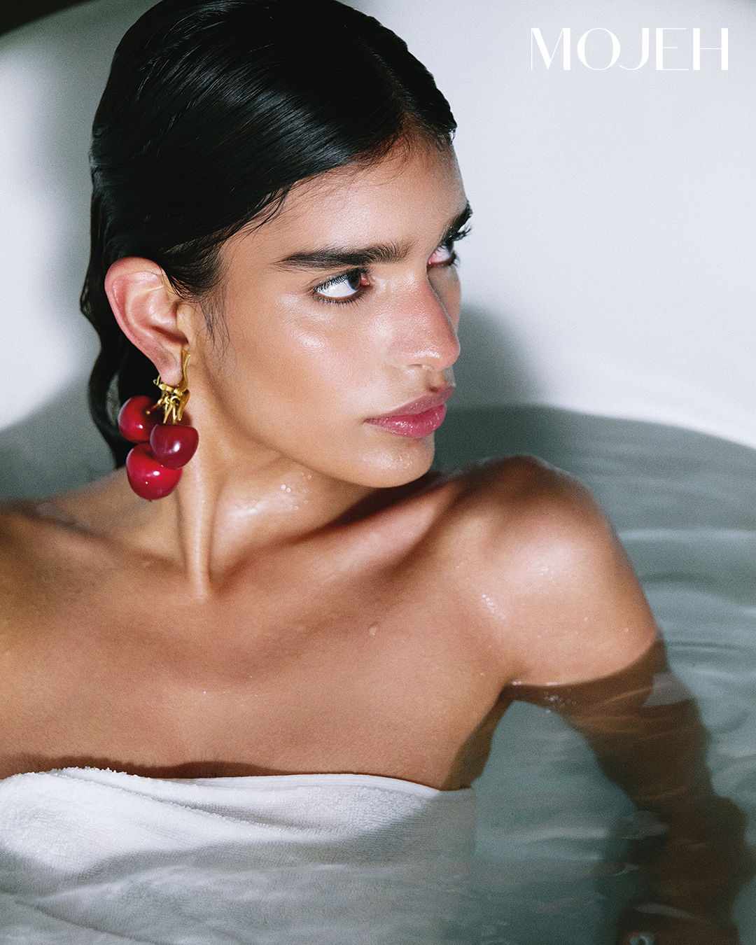 BIANCA MARTINELLO photo