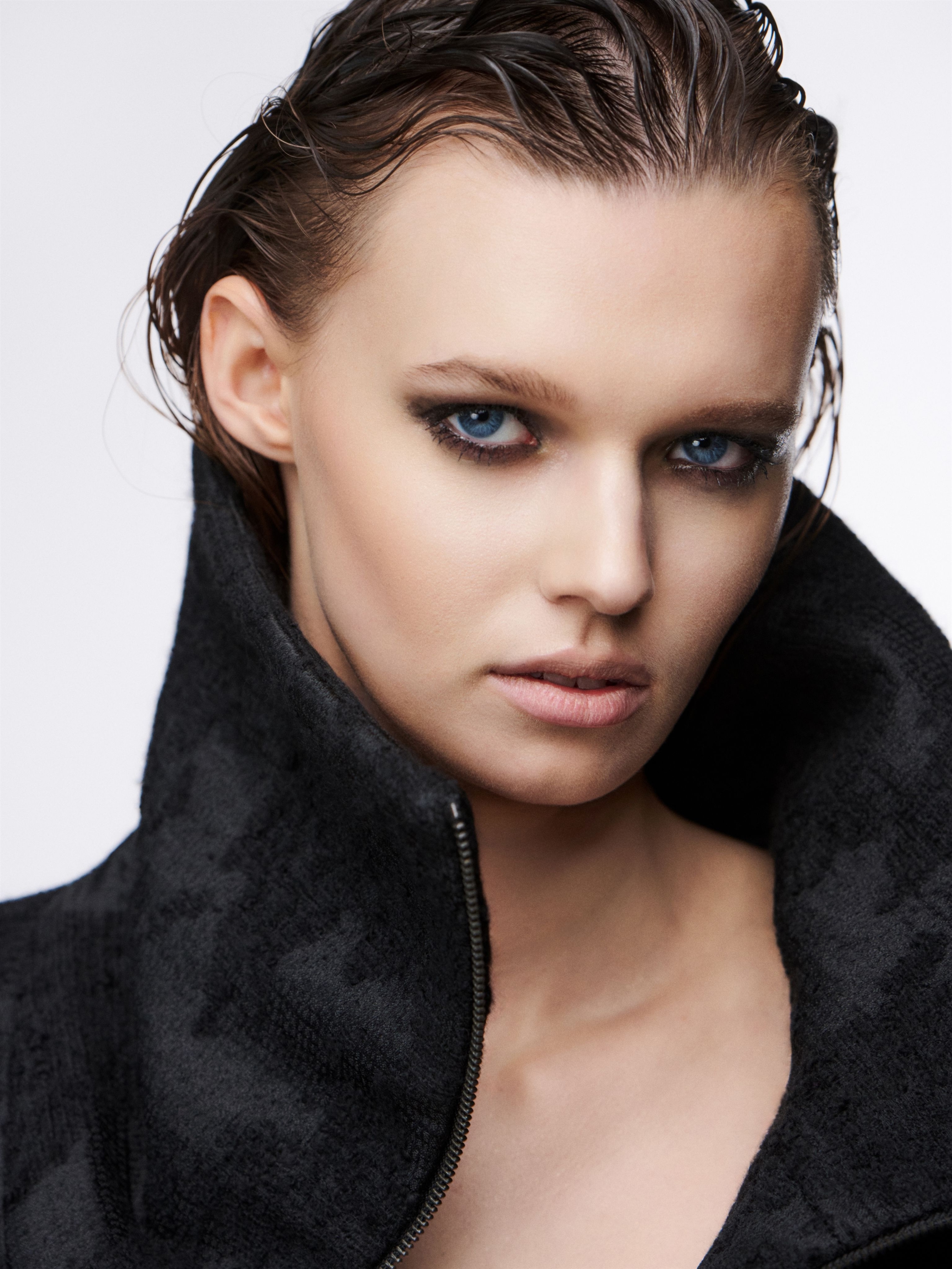 NICOL KOSINOVA photo