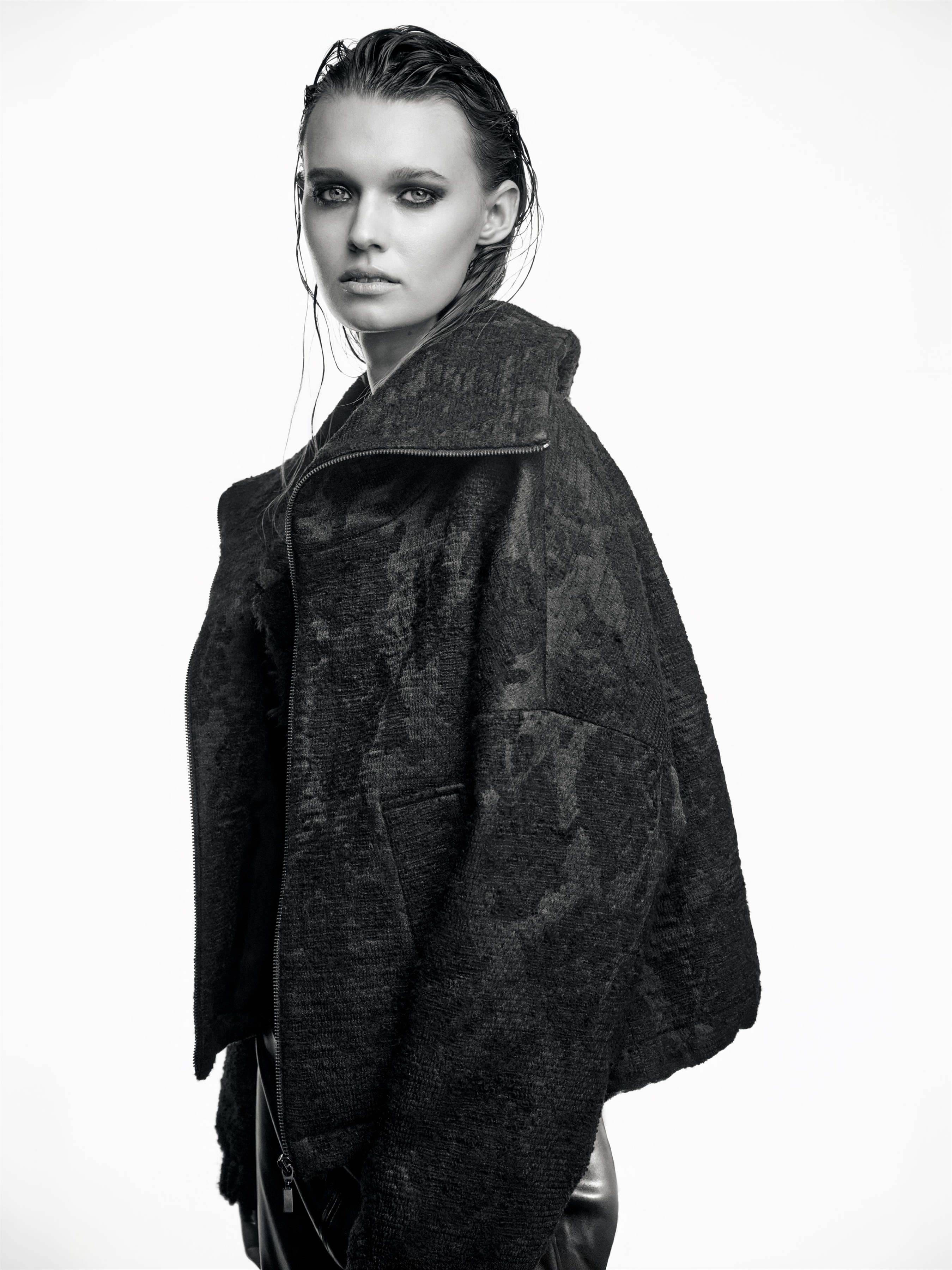 NICOL KOSINOVA photo