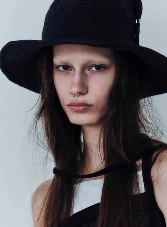 SASHA SVECOVA photo