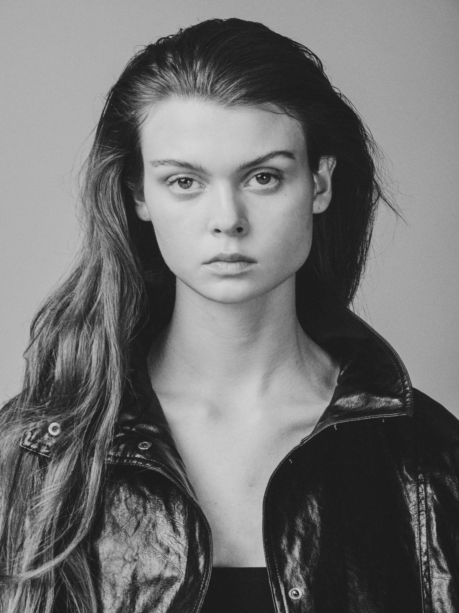 SIENNA MACHUTT photo