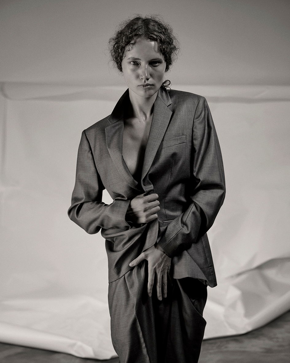 HANNAH HEREMANS photo