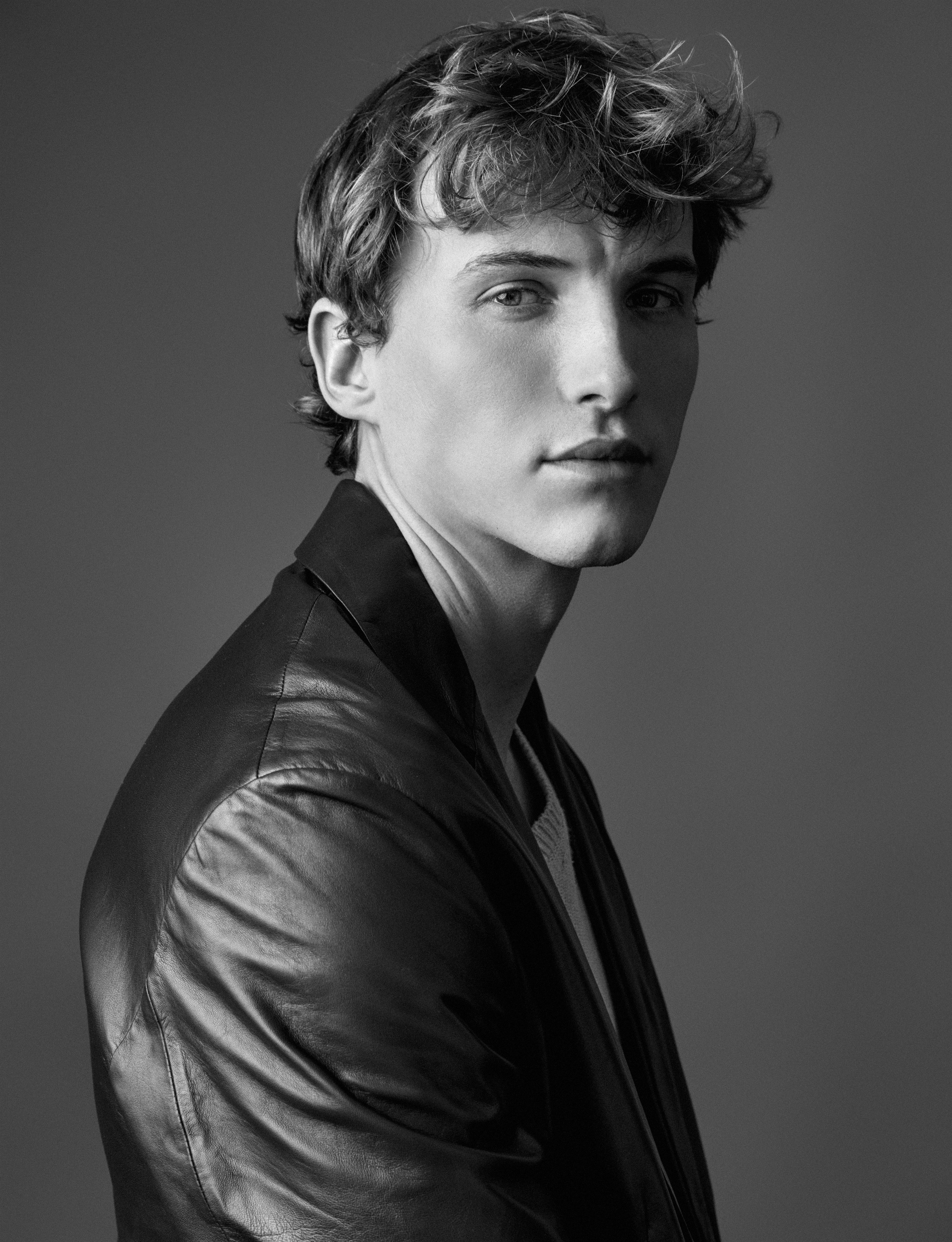 JAKOB CALVERT photo