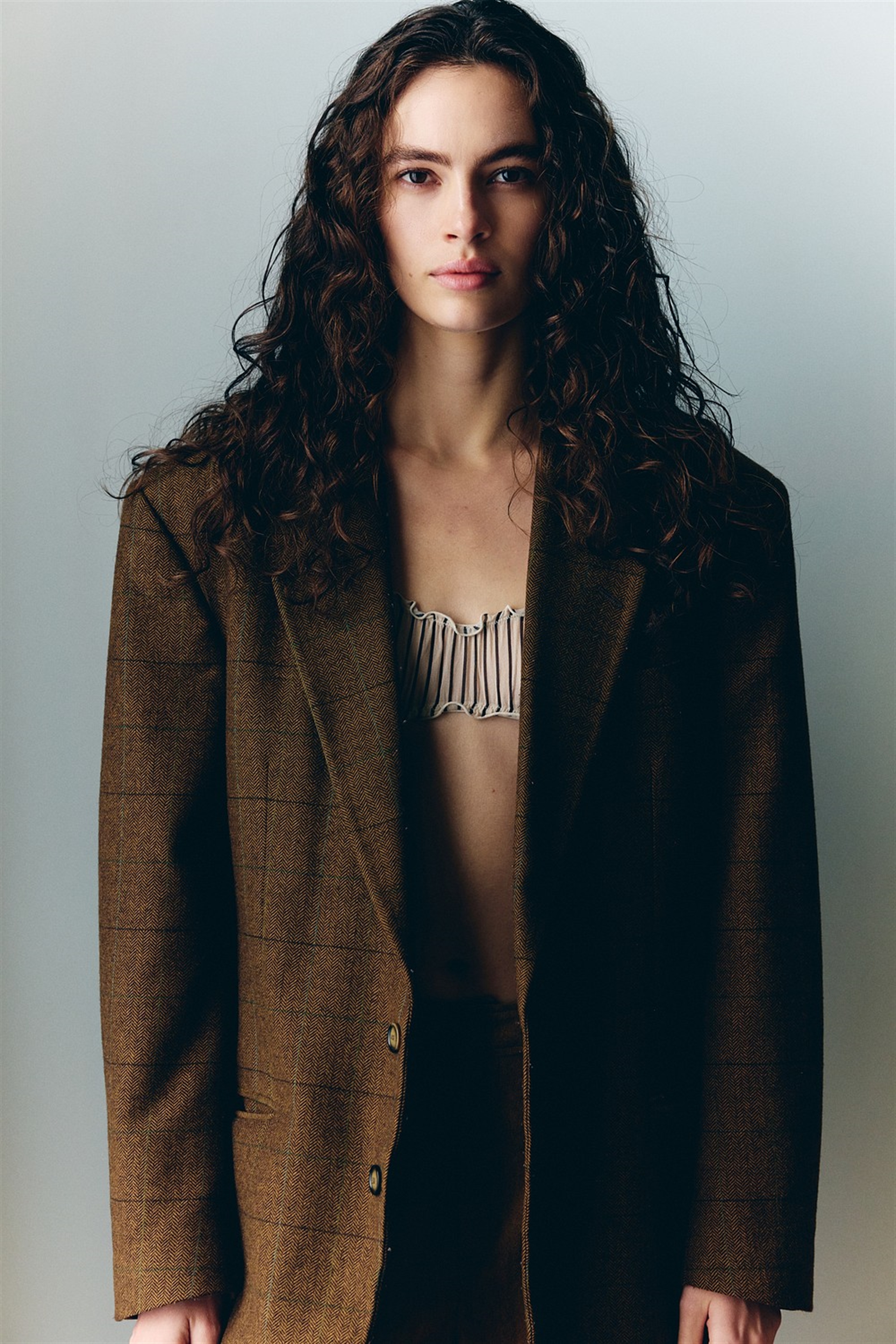 BELLA GONCALVES photo